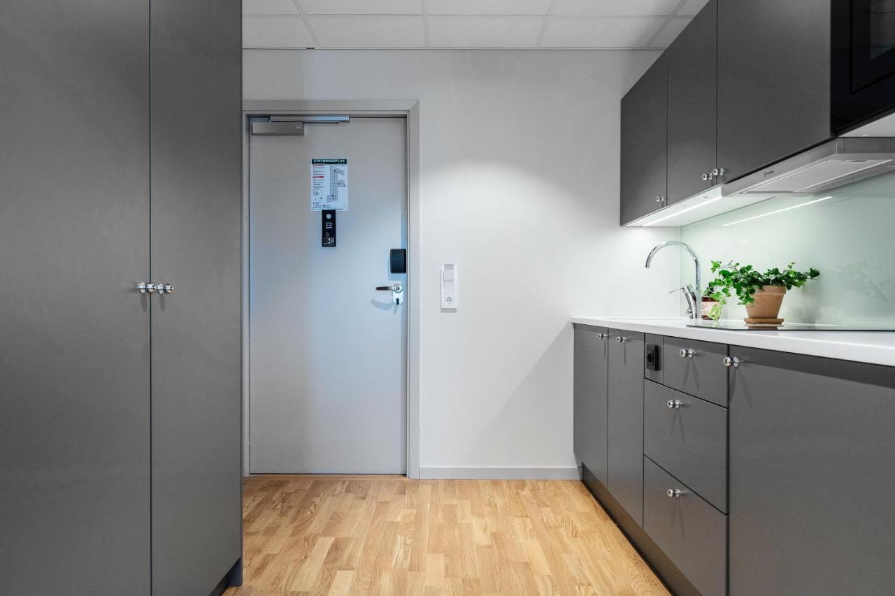 שטוקהולם Biz Apartment Bromma מראה חיצוני תמונה A typical kitchen in a student apartment